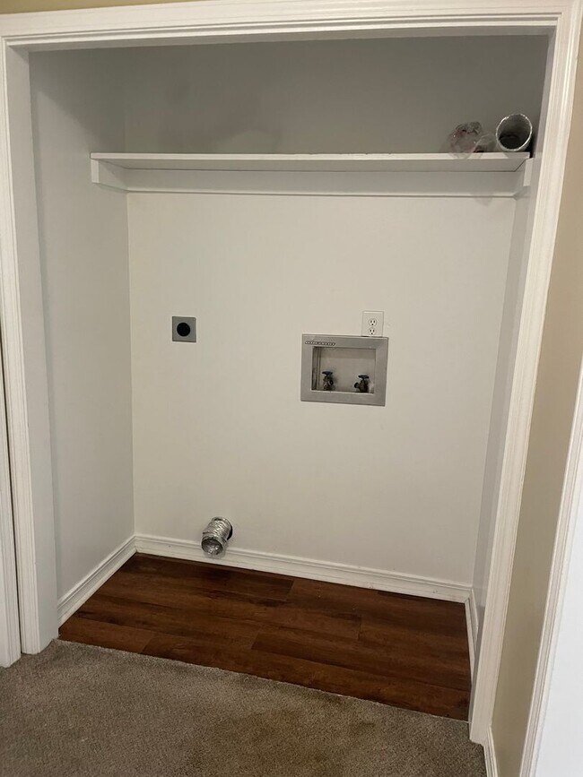 Foto del edificio - 2br 1 bath with washer dryer connections