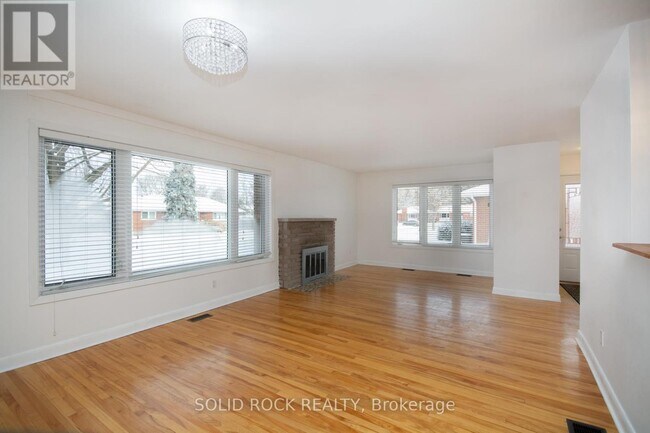 Photo du bâtiment - 2366 Cheshire Rd