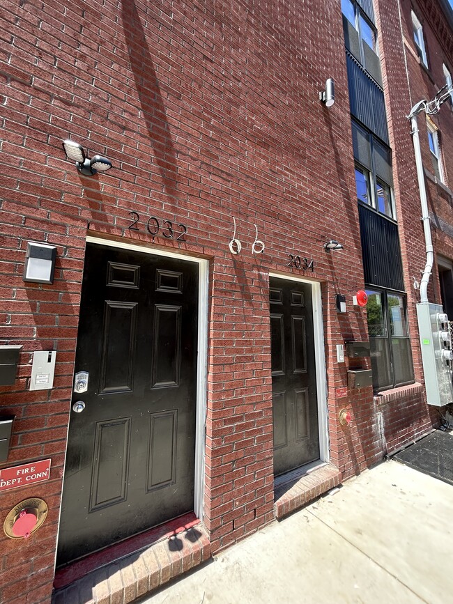 front - 2032 N 15th St