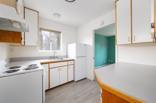 Foto del edificio - Beautiful Detached 1 Bedroom Home in Lakeside!