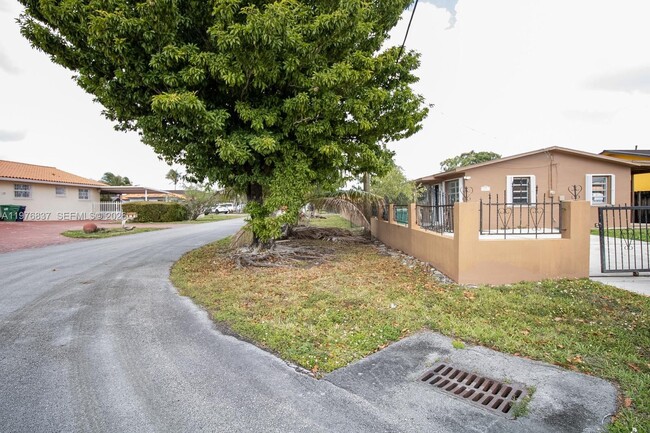 Foto del edificio - 12061 SW 4th Terrace