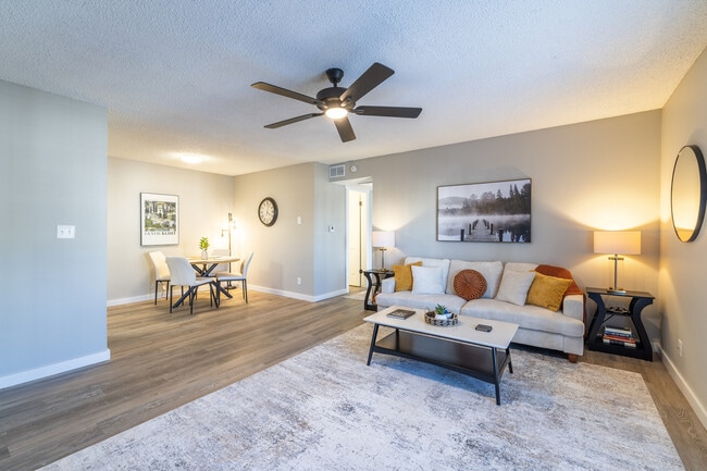 RM2 - Ruby on the Creek Apartments