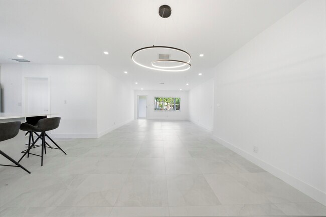 Foto del edificio - 2001 NE 17th Way