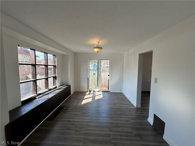 Building Photo - 3820 W 34th St