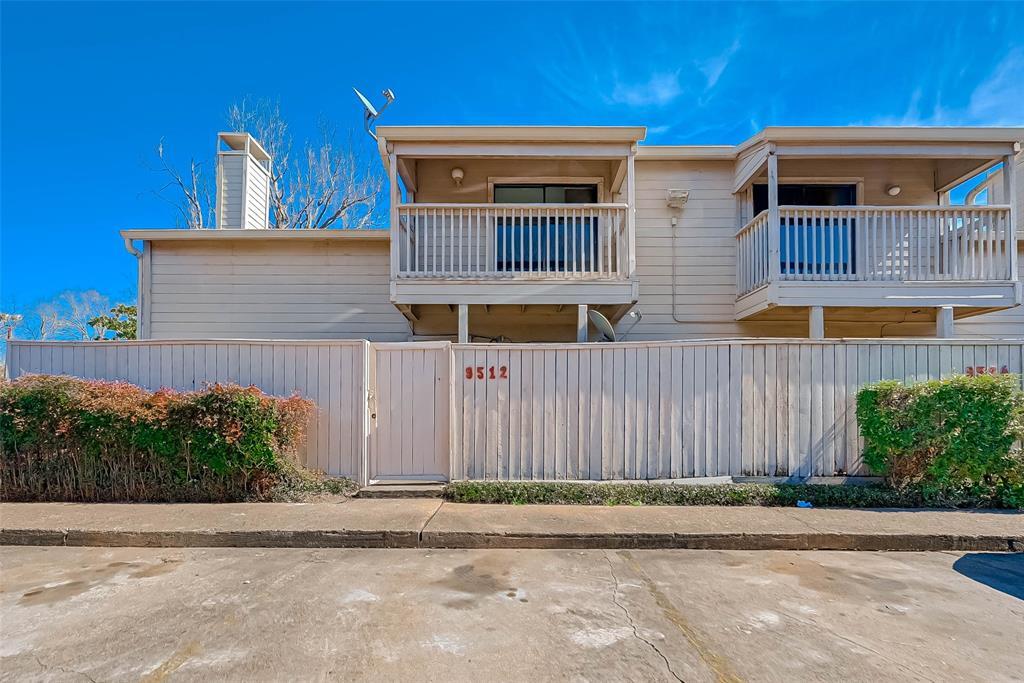 Primary Photo - 9512 Pagewood Ln