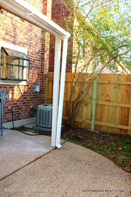 Building Photo - 2 br, 2.5 bath House - 4408 Stumberg Lane