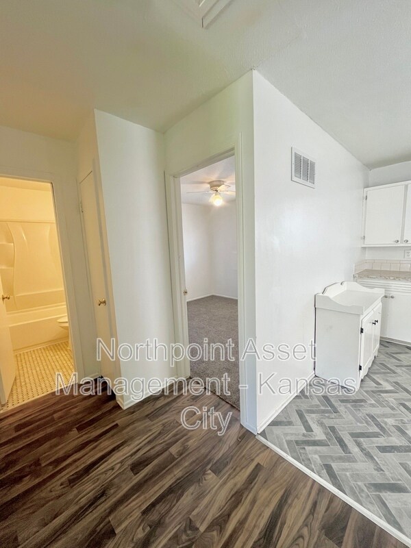 Foto del edificio - 5025-5027 N Bellaire Ave