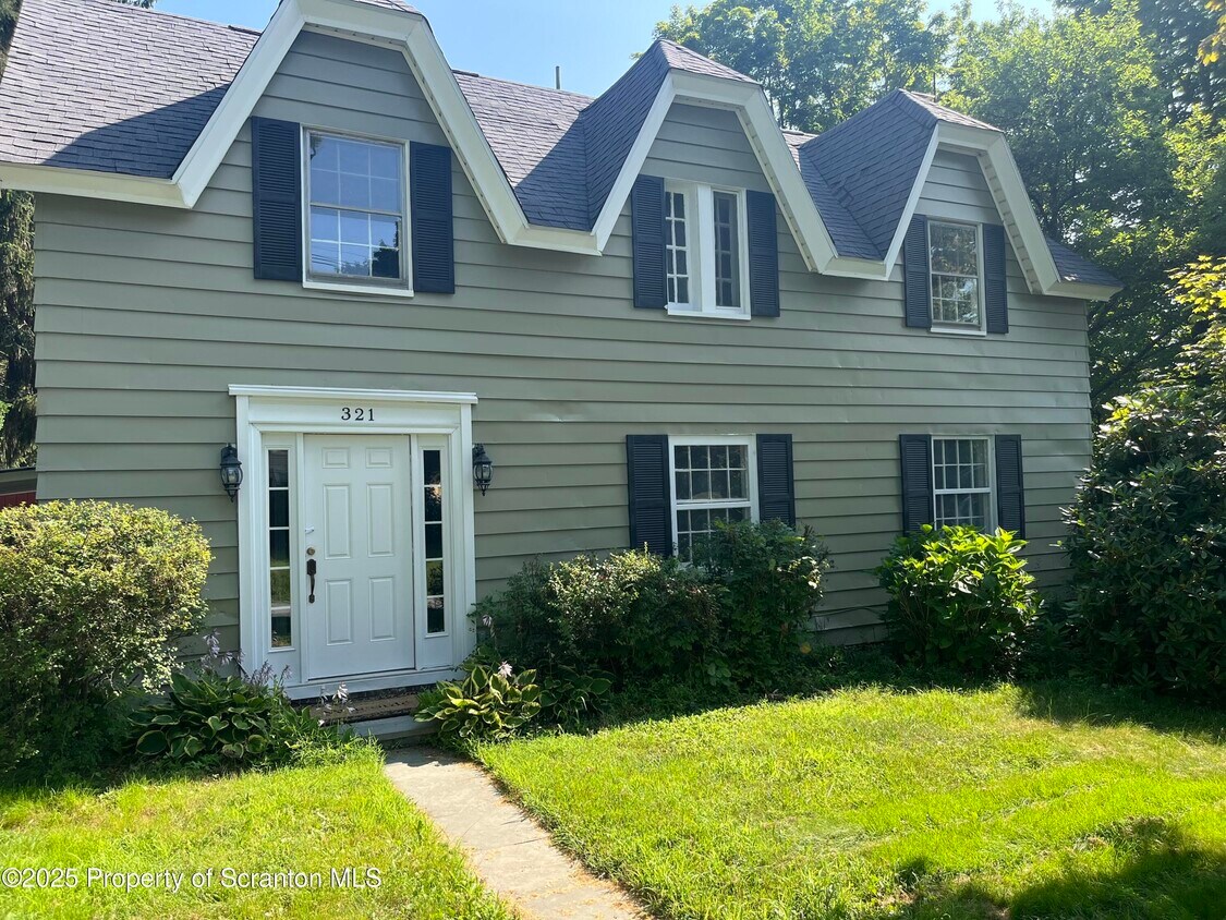 Primary Photo - 321 Maple St