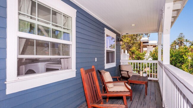 Building Photo - Single story, 4 bedroom, plus detached off...