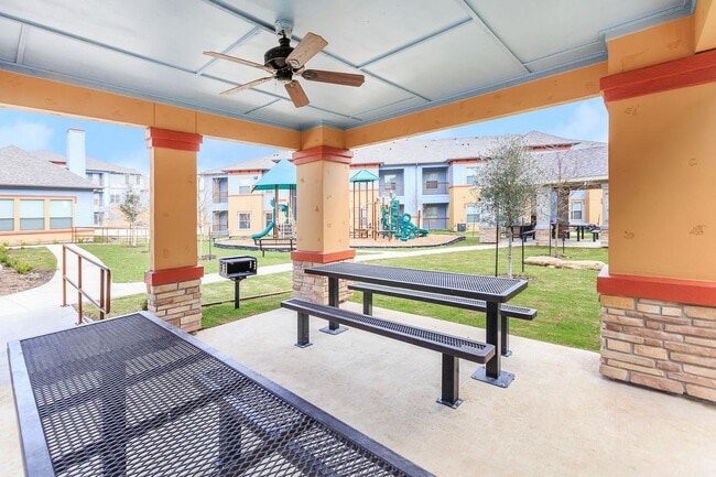 Building Photo - 8501 Casa Verde Rd