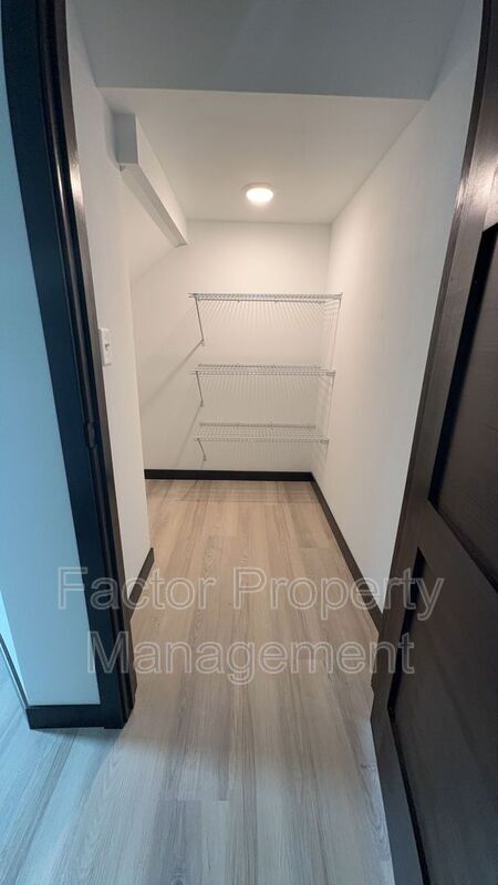 Foto del edificio - 3212 Scotch Ln