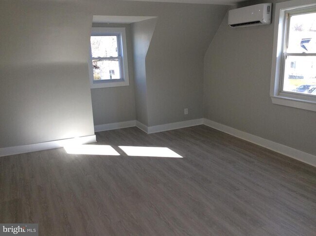 Foto del edificio - 1168 Romano Ave