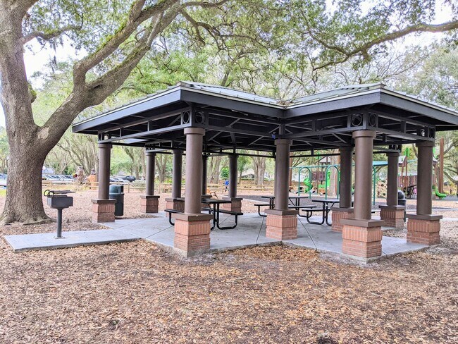 Foto del edificio - Well kept 2 bed/2.5 baths Townhome in the ...
