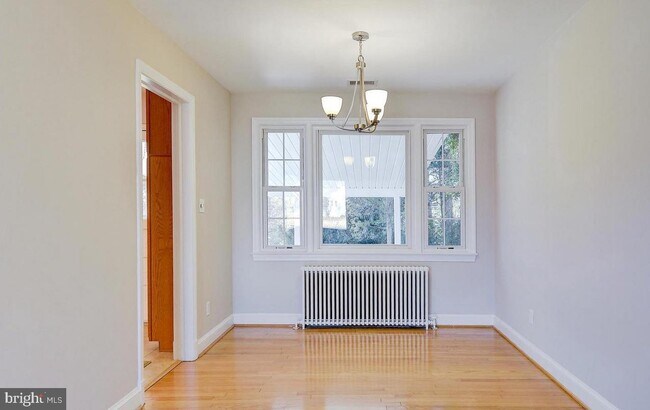 Building Photo - 10613 Brunswick Ave
