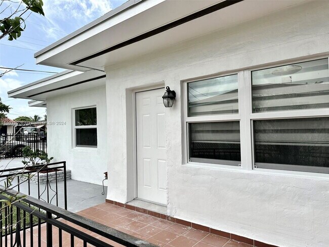 Foto del edificio - 3461 NW 6th St