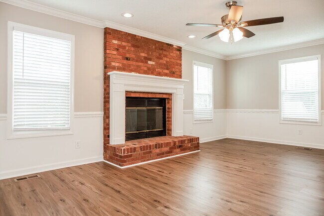 Building Photo - 2032 Pine Needle Ct
