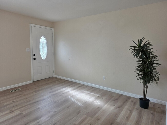 Foto del edificio - 3264 W 4700 S