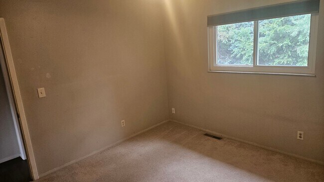 Foto del edificio - Cute 4 Bedroom House in Midtown FC