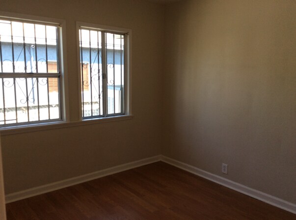 Building Photo - 11253 S Mariposa Ave