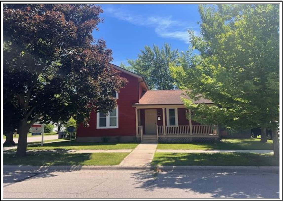 Front view - 603 S Academy St