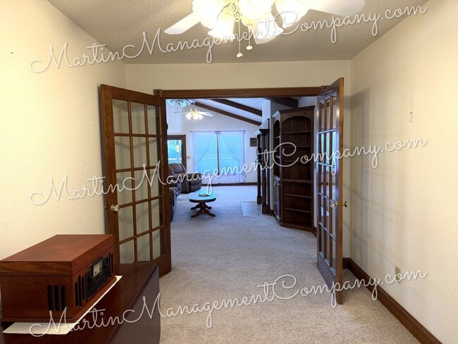 Building Photo - 700 Locust Ave