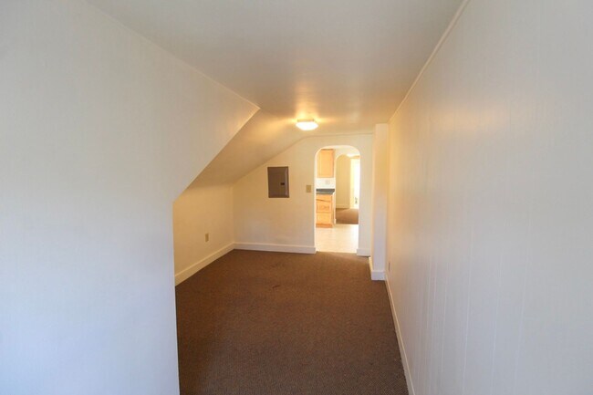 Foto del edificio - Studio apartment next to EMU for rent! - 1131-A Shenandoah St.