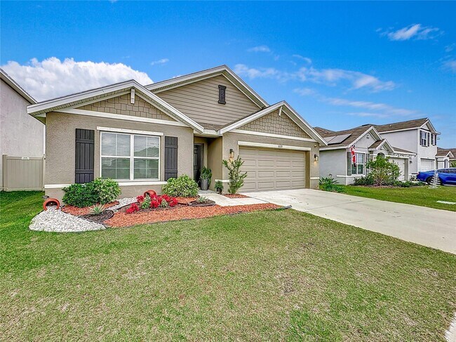 Foto del edificio - 16733 Parker River St