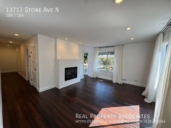 Building Photo - 13717 Stone Ave N