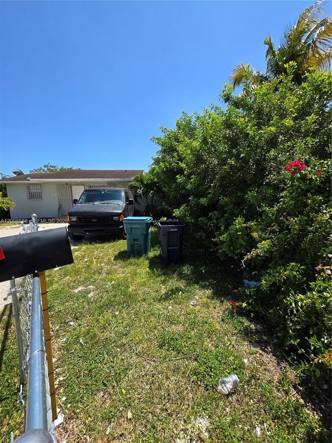 Foto del edificio - 11800 SW 216th St