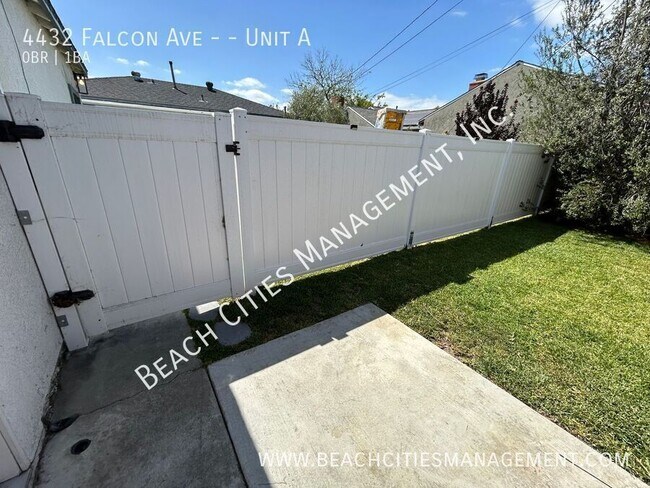 Foto del edificio - 4432 Falcon Ave