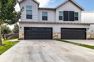 Building Photo - 272 Sapphire Dr