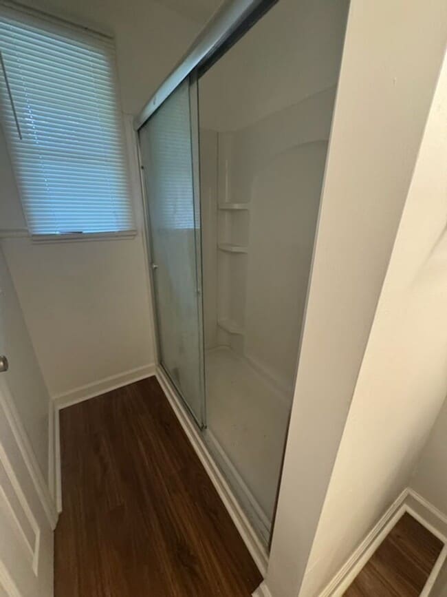 Building Photo - New renovation 3BR/2BA house $100 off FIRS...