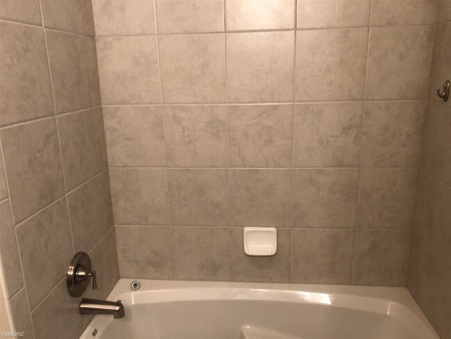 Foto del edificio - 2257 W Lake St
