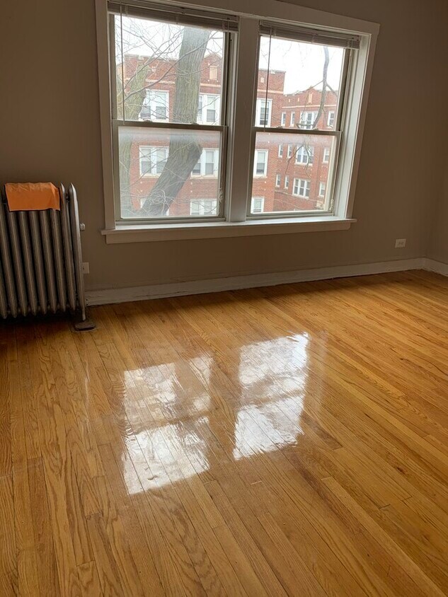 Foto principal - 4027 W Melrose St