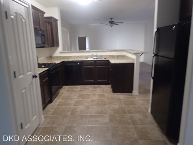 Building Photo - 3 br, 2 bath House - 11001 RAY MENA