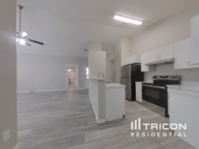 Foto del edificio - 6958 W Mountain View Rd