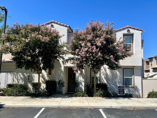 Foto del edificio - **Fully Furnished 3-Bedroom Home in Temecu...