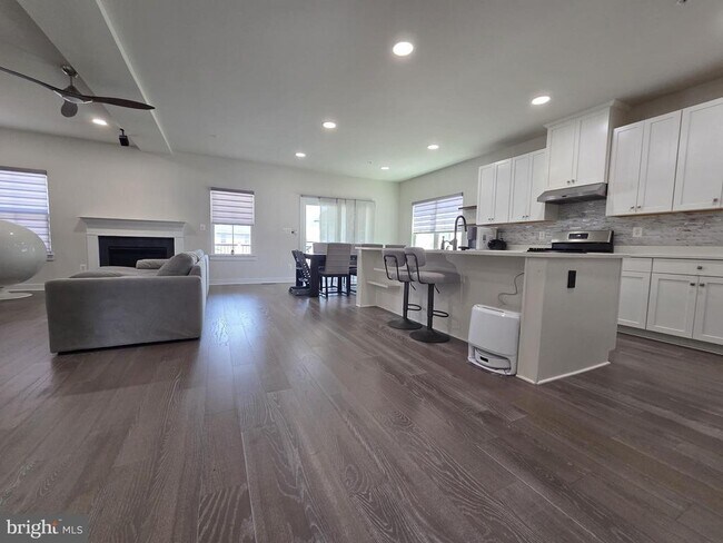 Building Photo - 7550 Mint Springs Ct