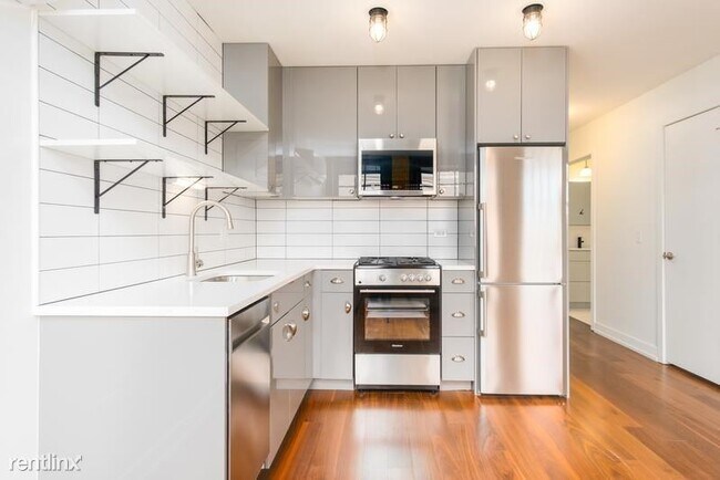 Building Photo - 1 br, 1 bath Condo - 1525 W Monroe St