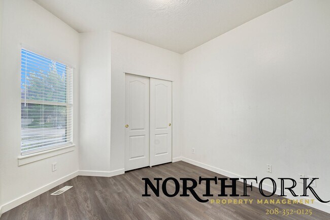 Foto del edificio - Charming 3-Bedroom Townhome in Prime Nampa...