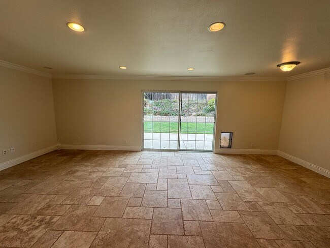 Foto del edificio - Charming Simi Valley Home with Expansive Outdoor Space