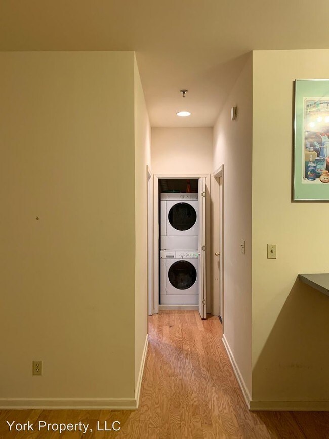 Building Photo - 2 br, 2 bath Apartment - 113 West Main Street