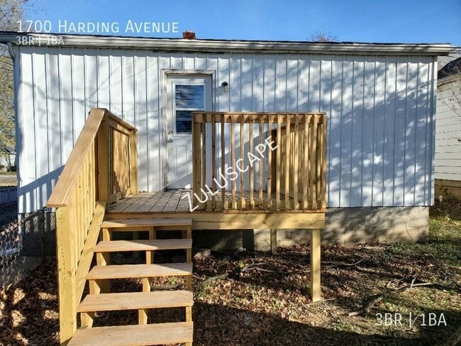 Building Photo - 1700 Harding Ave
