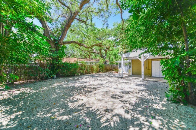 Foto del edificio - 6290 SW 70th St