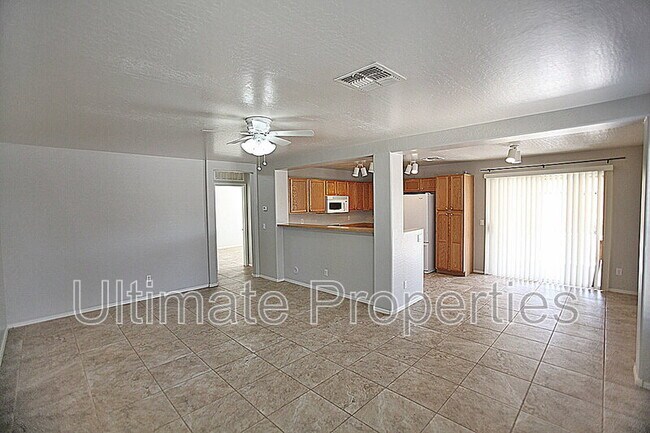 Foto del edificio - 13301 N 124th Ave