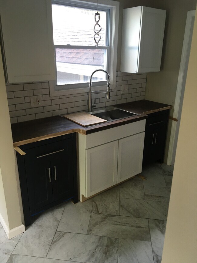 Building Photo - 20266 McCormick St