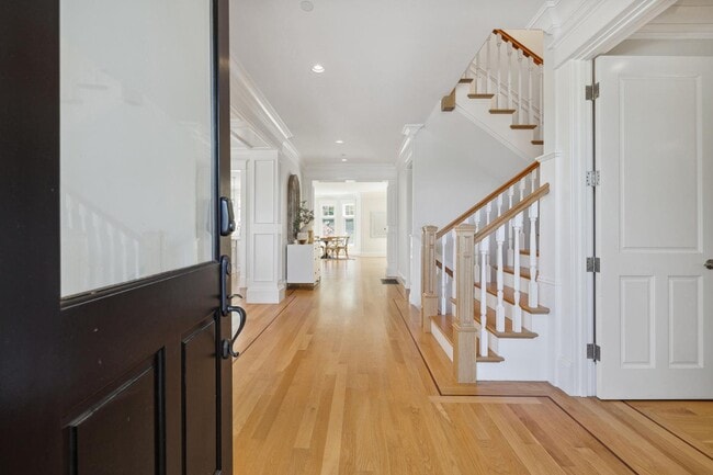 Building Photo - 1425 Benito Ave