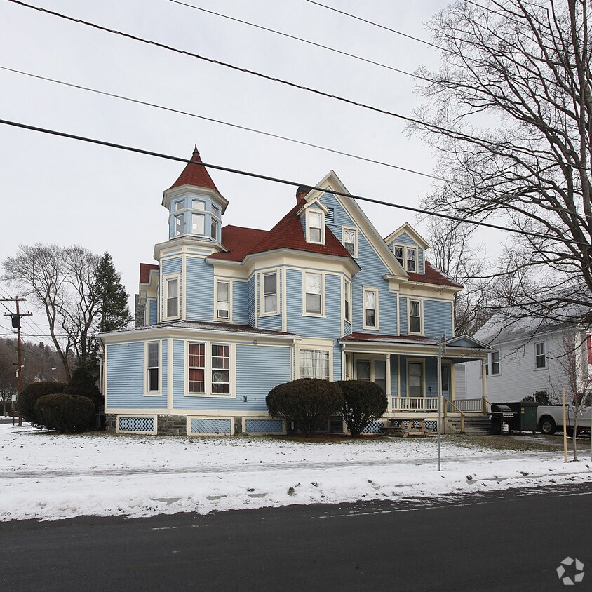 Primary Photo - 56 Spruce St