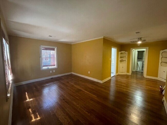 Foto del edificio - Wonderful 1 Bedroom near Chickasaw Gardens