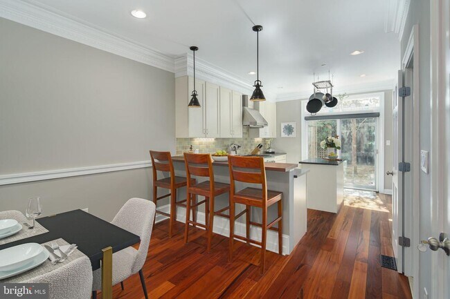 Foto del edificio - 2520 Brown St
